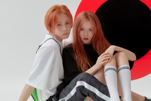 “자석 같은 커플” 현아♥효종, 핫한 여름 화보 공개