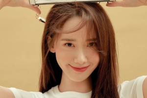 윤아, 봄날의 설렘을 담은 화보로 사랑스러운 매력 발산