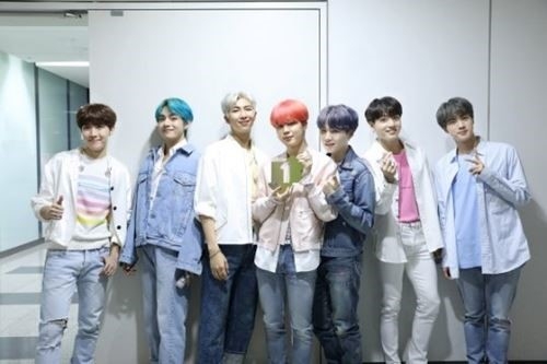 방탄소년단 韓 가수 최초 영국 오피셜 앨범 차트 정상
