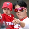 [포토] KIA 김선빈, 귀여운 아들과 함께 ‘찰칵’