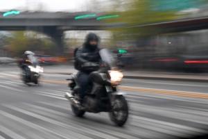 [단독]배달하다가, 닭 튀기다가 다치는 치킨집 알바들…교촌치킨 산재 1위