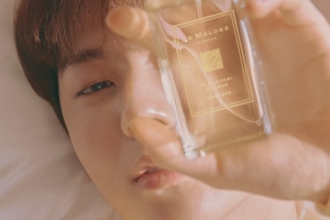 “사진에서 향기 뿜뿜” 뉴이스트 민현, 로맨틱 향수 화보