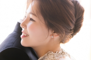 알리, 5월 11일 결혼..웨딩화보 공개 “예비신랑에 폭 안겨”[종합]