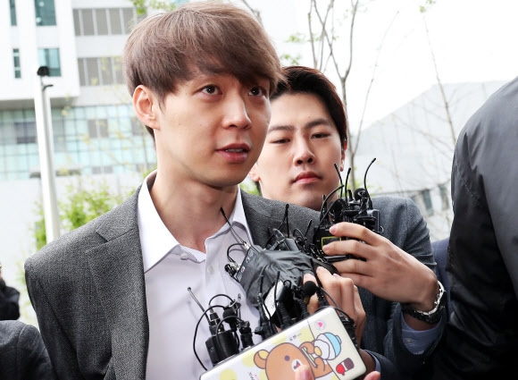 영장실질심사 출석하는 박유천