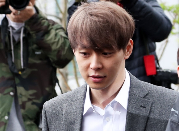 ‘마약 혐의’ 박유천 영장실질심사 출석