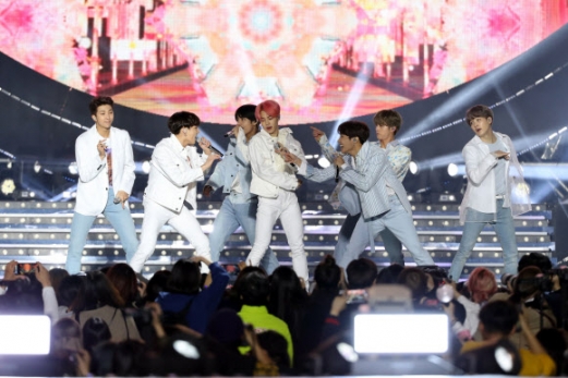 BTS, 광주수영대회 성공기원 슈퍼콘서트 공연