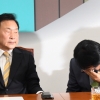 [서울포토] 기자회견 중 울먹이는 김관영 원내대표