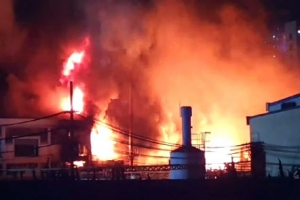 군포 페인트공장서 불…대응 3단계 발령