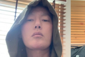 [종합] 허지웅 투병근황, 눈썹 없는 근황 ‘악성림프종 무엇?’