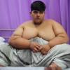 한 번에 세 걸음도 힘든, 세상에서 가장 뚱뚱한 소년