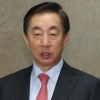KT 前회장도 구속됐는데… 檢, 김성태 소환 고민하는 이유
