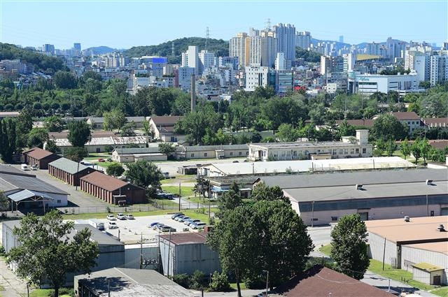 소유권 반환이 계속 미뤄지는 가운데 환경오염 정화 문제가 또 다른 걸림돌로 작용하는 인천 부평미군부대 전경.  부평구 제공