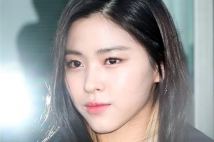 [포토] 있지 류진, 감탄 절로 나는 청순 요정