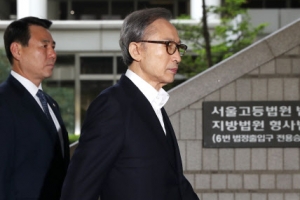 MB ‘다스창고 보관 靑문건, 기록원에 보내라’ 소송냈다가