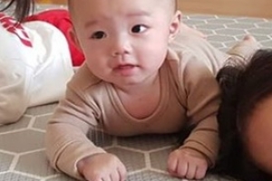 [EN스타] “보고만 있어도 행복”...윤상현, 아이들과 행복한 일상