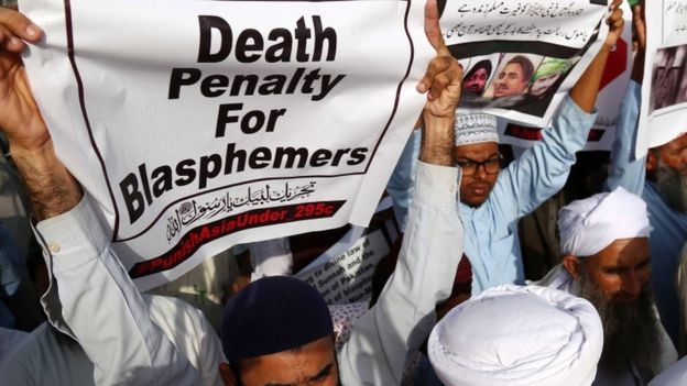 이슬람 강경파들은 신성모독을 저지른 기독교도들을 빨리 사형 집행하라고 시위를 벌이곤 했다. EPA 자료사진