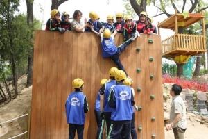 軍 방공포진지가 놀이터로… 아이들 ‘놀 권리’ 찾아주는 도봉