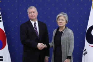 [서울포토] 비건 미 국무부 대표 만난 강경화 장관