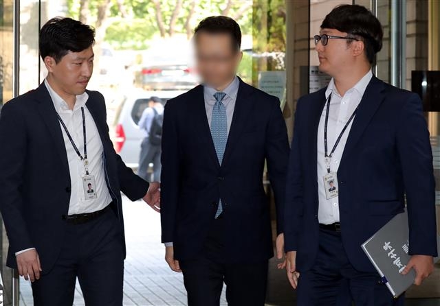 영장심사 출석하는 서모 삼성전자 상무