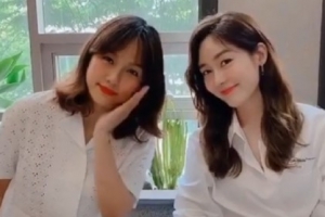 [EN스타] “완전체 핑클”...이효리 옥주현 성유리 이진 ‘환한 미소’