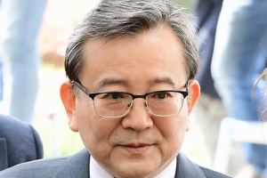 성범죄 빼고 뇌물죄만… 檢, 김학의 구속영장 청구