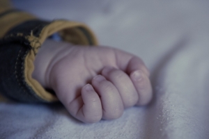 게임 방해된다고…생후 2개월 아들 때려 죽인 20대 아빠