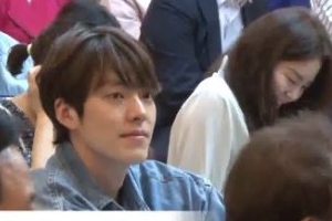 비인두암 투병 김우빈, 부처님오신날 행사서 포착..조인성과 함께 [종합]