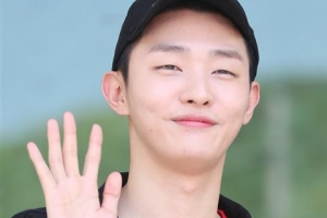 ‘입대’ 윤지성, 짧아진 머리 포착 ‘잘 다녀올게요~’