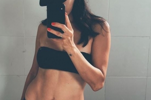 [EN스타] 가희, 탄탄한 복근 자랑하는 근황 “몸 곳곳에 멍투성이”