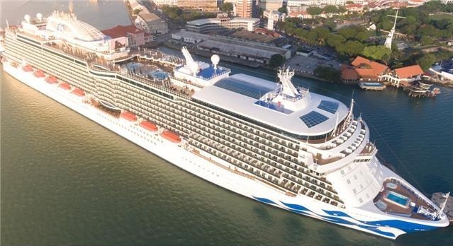 15일 제주민군복합형관광미항에 입항하는 프린세스 크루즈선사 소속 ‘마제스틱 프린세스호’. 제주도 제공