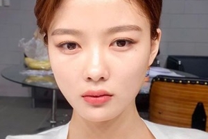 [EN스타] 김유정, 정면으로 셀카 찍어도 이 정도 ‘넘사벽 미모’