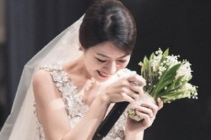 [EN스타] 이필모♥서수연, 무보정 결혼식 사진 공개 ‘행복한 미소’