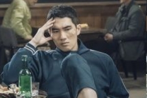 ‘구해줘2’ 엄태구, 한선화 카페서 노숙하는 모습 포착 ‘이유가..’