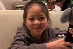 [EN스타] 추사랑, 모델 엄마 닮아 남다른 다리 길이 ‘폭풍성장’