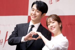 [포토] 정해인-한지민, 설레는 연상연하 케미