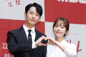 ‘봄밤’ 한지민 “정해인의 ‘예쁜 누나’ 손예진과 비교 말길”[종합]