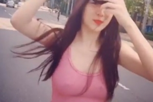 설리, 오늘도 당당한 노브라 ‘초밀착 민소매 의상’ [EN스타]