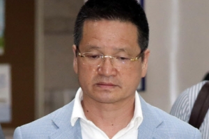 [포토] ‘다시 구속 기로’… 두번째 영장실질심사 출석하는 윤중천