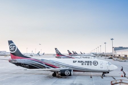 SF AIRLINES 중국 심천 계류장