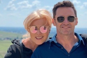 [EN스타] 휴잭맨, 이보다 다정한 남편은 없다 ‘남다른 아내 사랑’