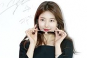 수지, 잘록한 허리 강조한 원피스 입고 ‘상큼한 미소’ [EN스타]