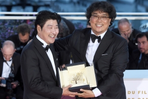 ‘기생충’ 봉준호 감독, 제 72회 칸 국제영화제 황금종려상 수상