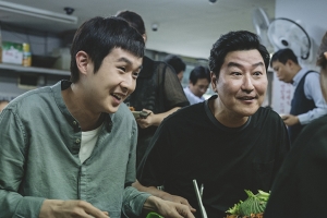 봉준호 감독 ‘기생충’ 예매율 1위, 흥행 청신호