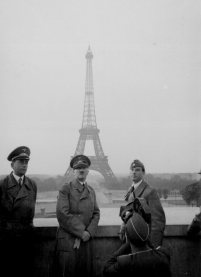 히틀러와 에펠탑