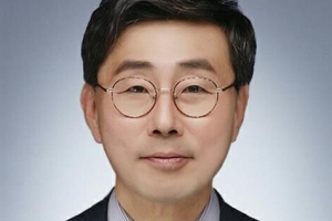 “국민참여재판 10여년, 장벽 여전… 법정 안 ‘엘리트 판사’ 한 명 대신 평범한 시민들 참여 기회 늘려야”