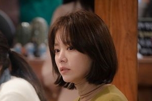 ‘봄밤’ 한지민X정해인, 서로 향한 애틋한 마음 ‘미묘한 눈빛’