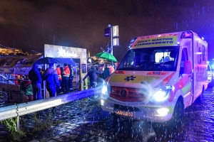 문 대통령, 헝가리 유람선 침몰에 “자원 총동원해 구조” 지시