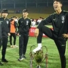 ‘우승컵에 소변 시늉’ 韓U-18 축구팀에 中 “치욕” 울분