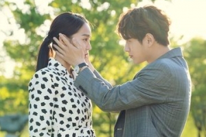 ‘단, 하나의 사랑’ 신혜선, 김명수와 걷기 연습 ‘설렘 지수 UP’