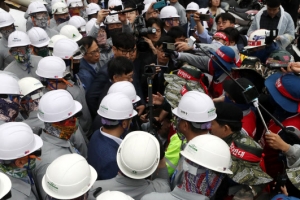 현대중공업, 주총장 진입 시도…울산 본사도 대치상황